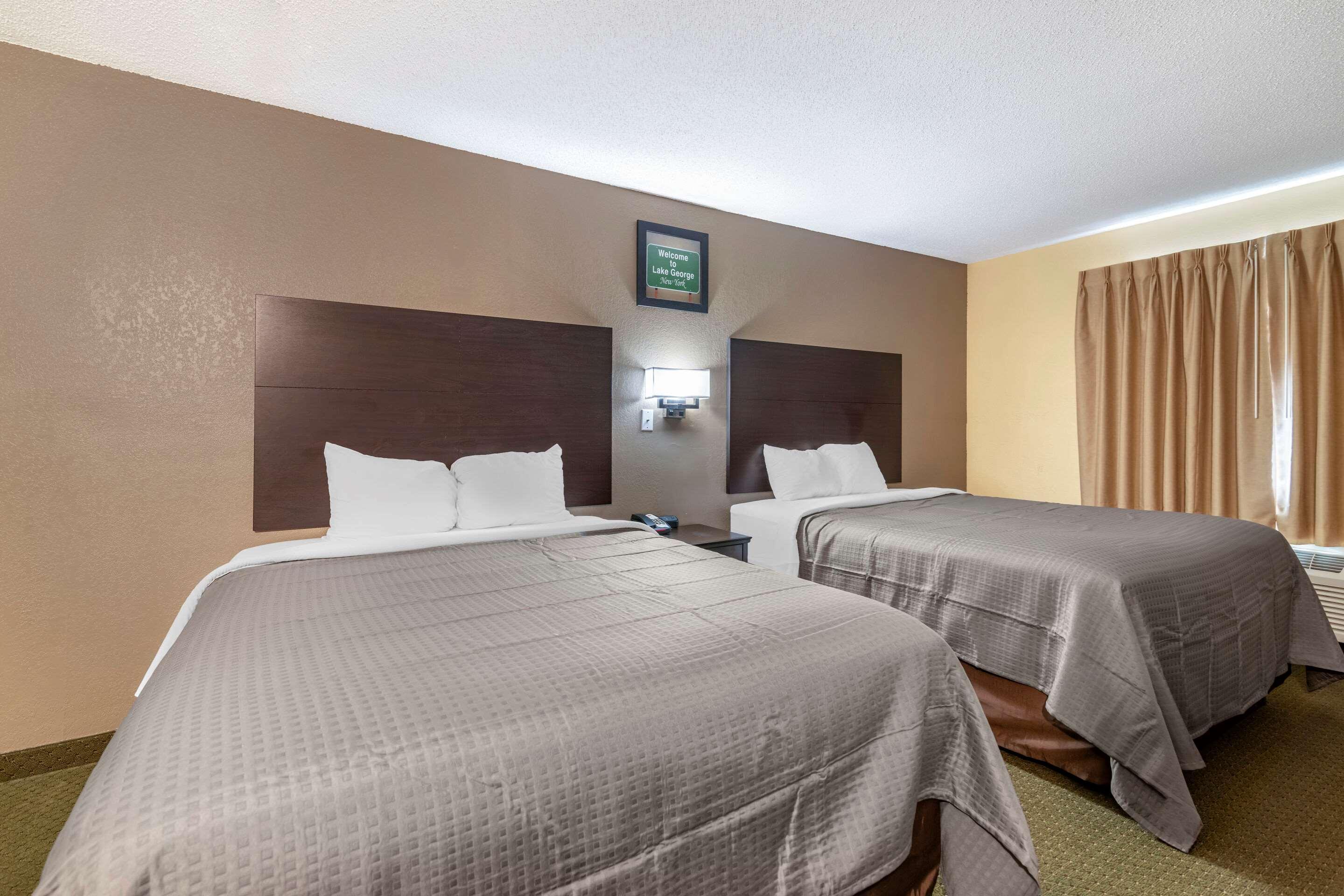 Rodeway Inn Lake George Outlets ภายนอก รูปภาพ