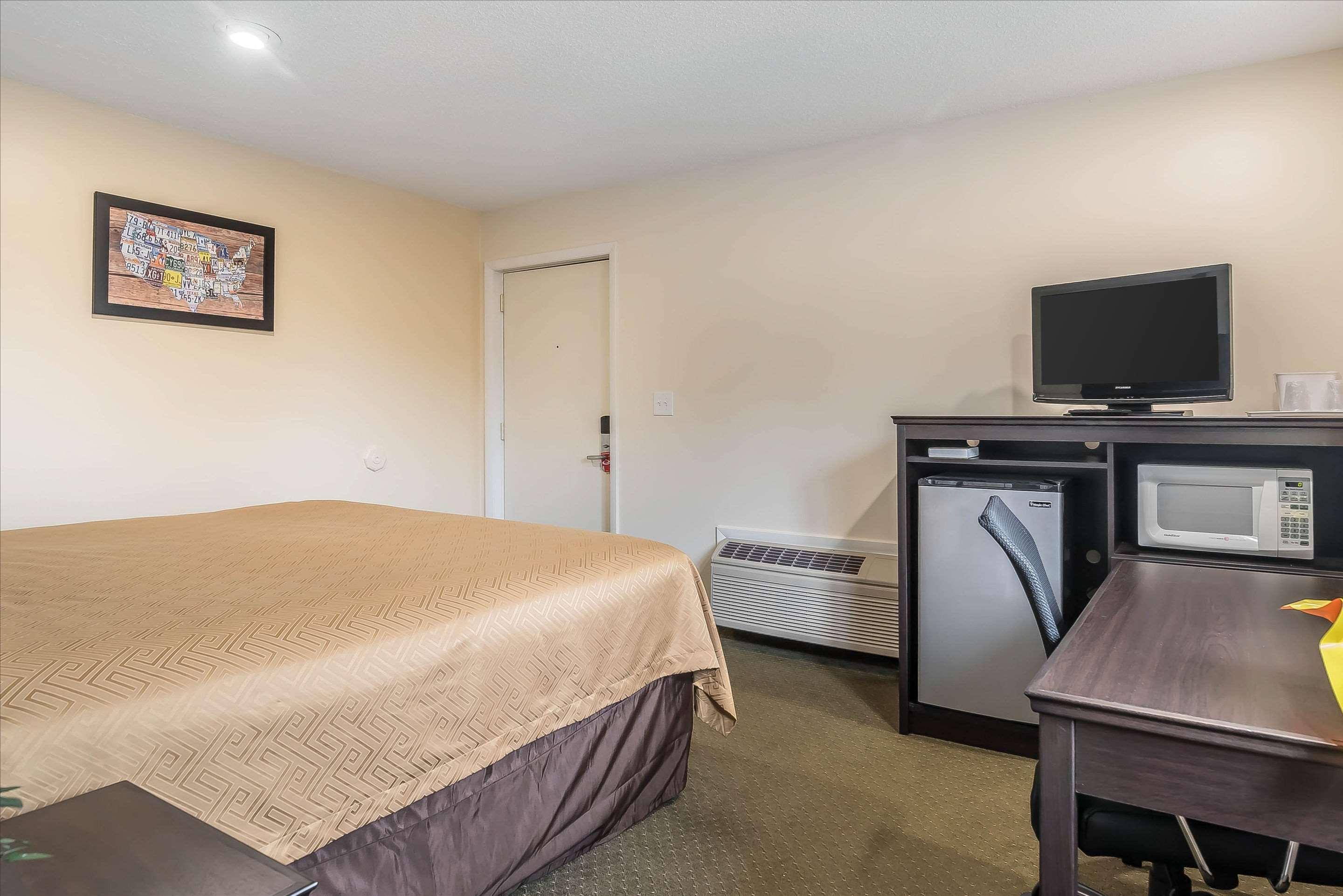 Rodeway Inn Lake George Outlets ภายนอก รูปภาพ