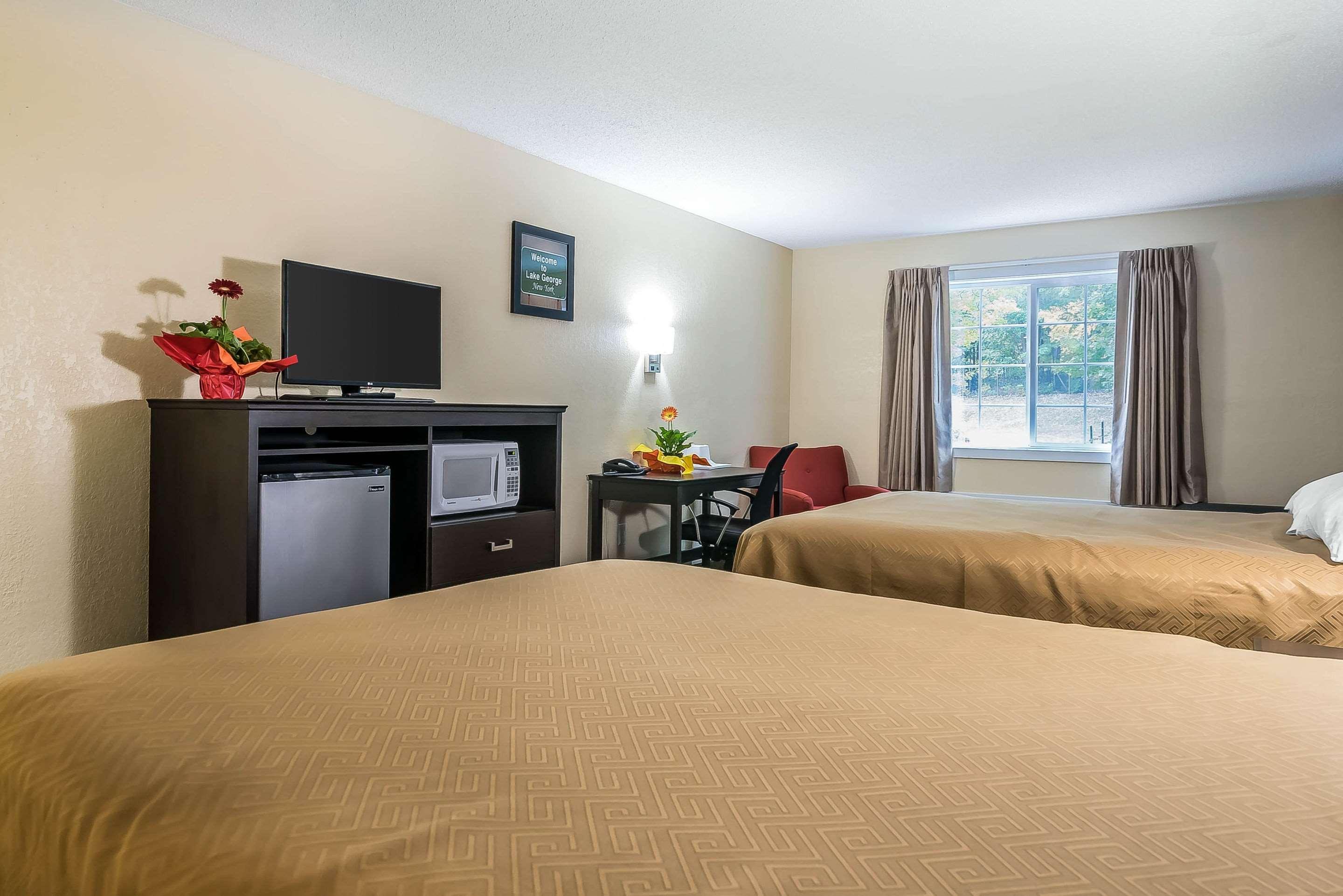Rodeway Inn Lake George Outlets ภายนอก รูปภาพ