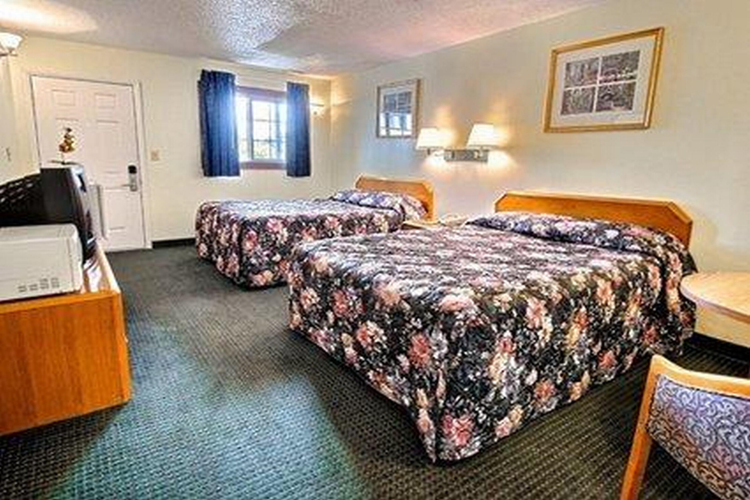 Rodeway Inn Lake George Outlets ภายนอก รูปภาพ