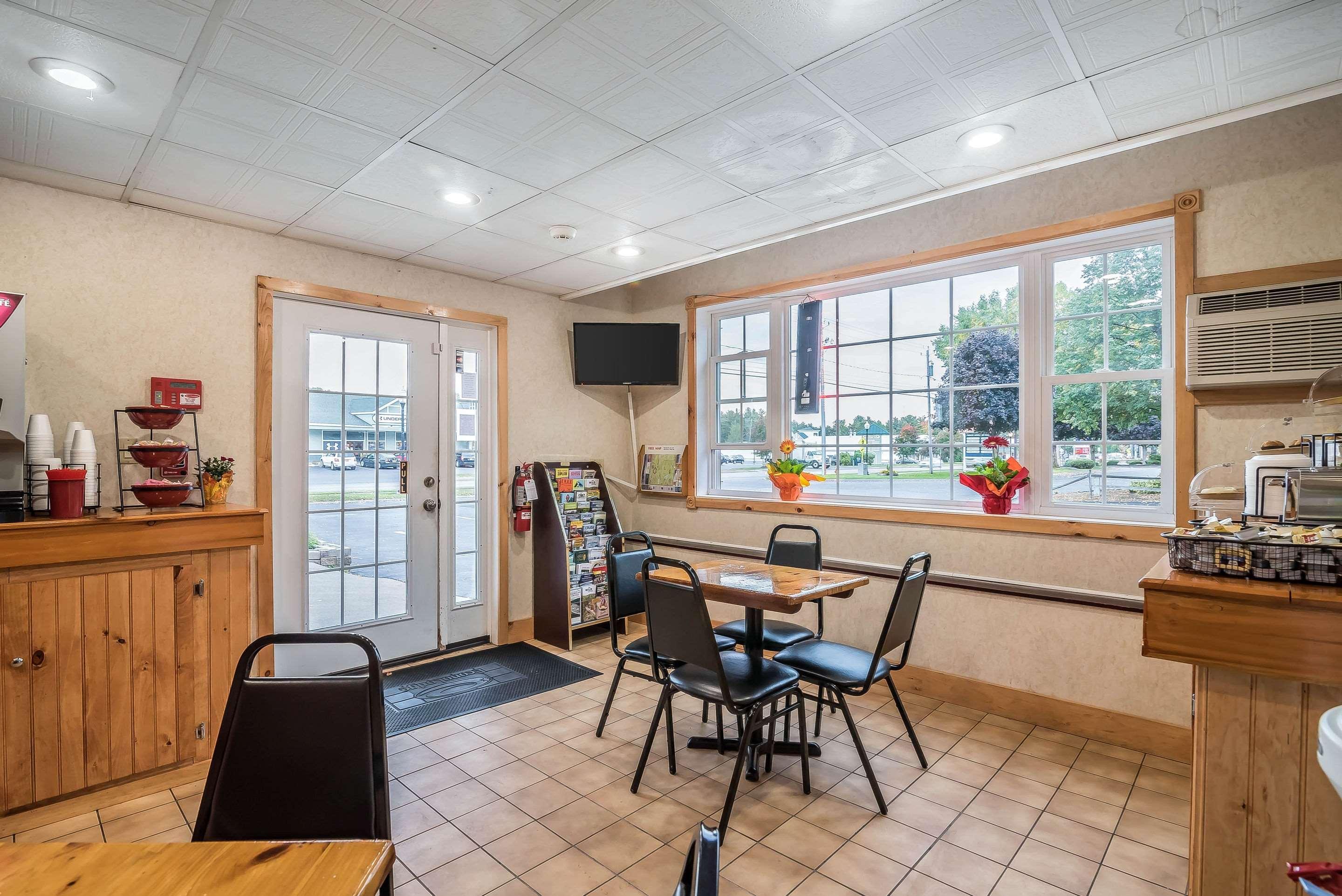 Rodeway Inn Lake George Outlets ภายนอก รูปภาพ