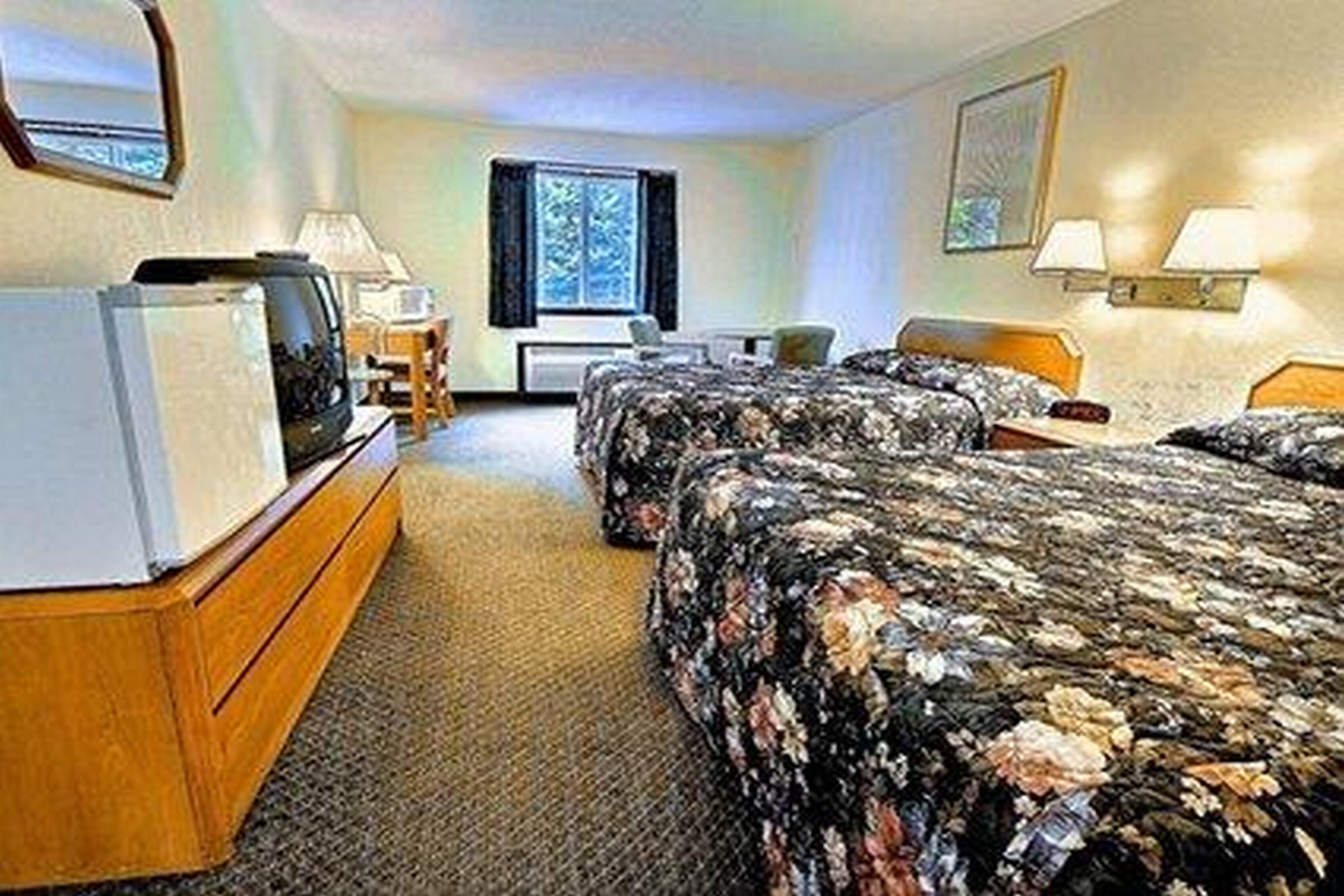 Rodeway Inn Lake George Outlets ภายนอก รูปภาพ